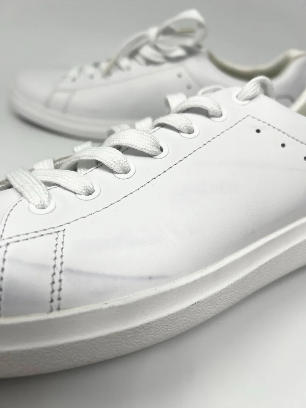 Tory Burch Howell Sneakers Size 9
